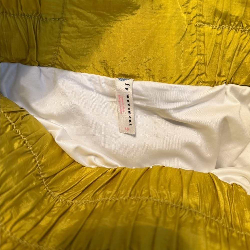 Free People the way movement shorts in honey mallow - Picture 2 of 4